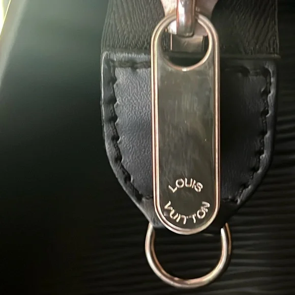 LOUIS VUITTON Madeleine PM Epi Leather Black Shoulder Bag Handbag Purse